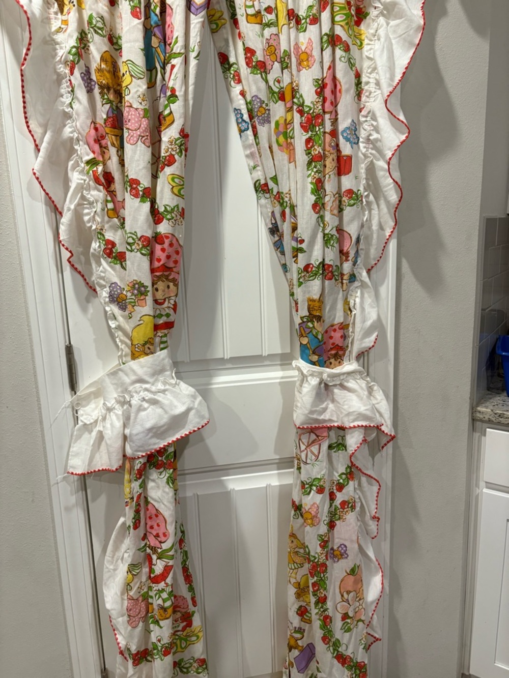 Vintage Strawberry Shortcake Print Ruffled Tie-Back Curtains
